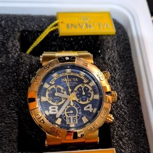 Invicta Subaqua 29371 – 52 mm Swiss Quartz Chronograph, Gold Case + Navy Leather